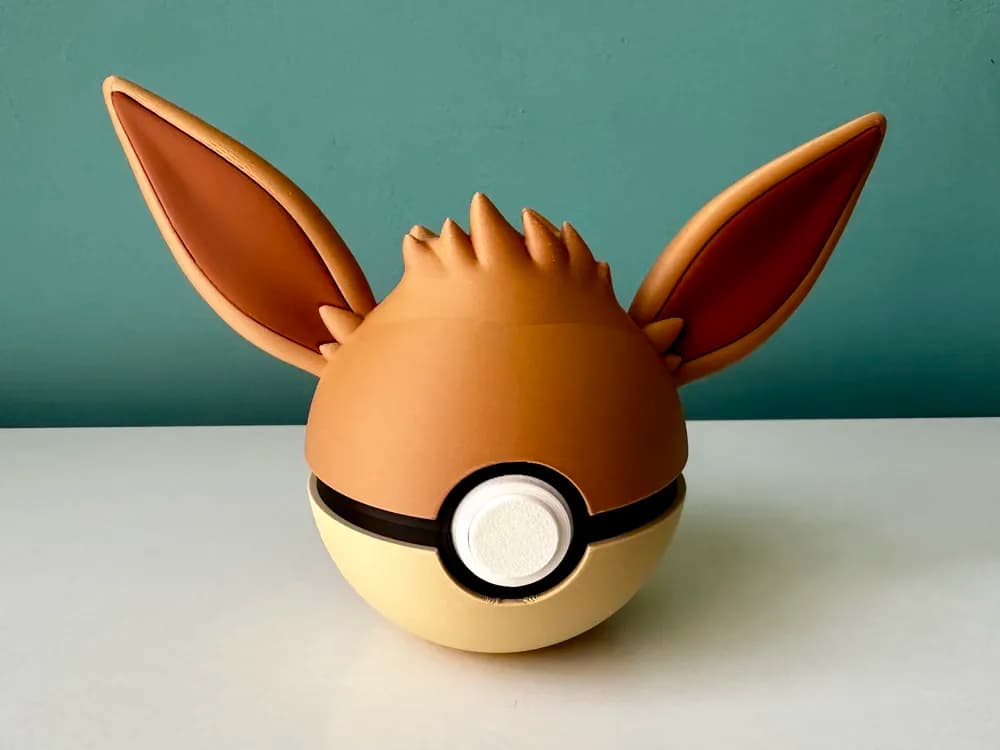 Pokeball Eevee